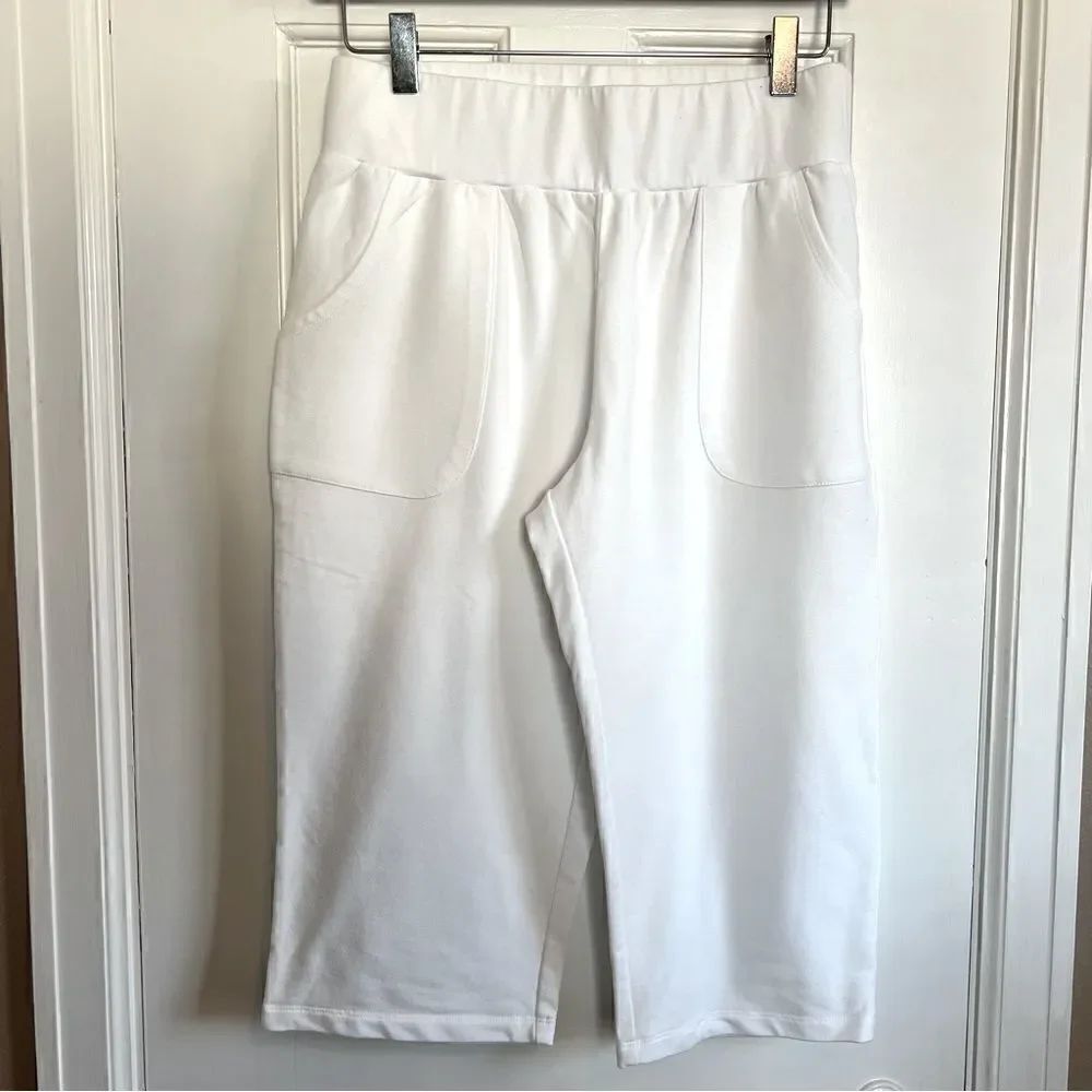 White Christopher & Banks Capri pants small